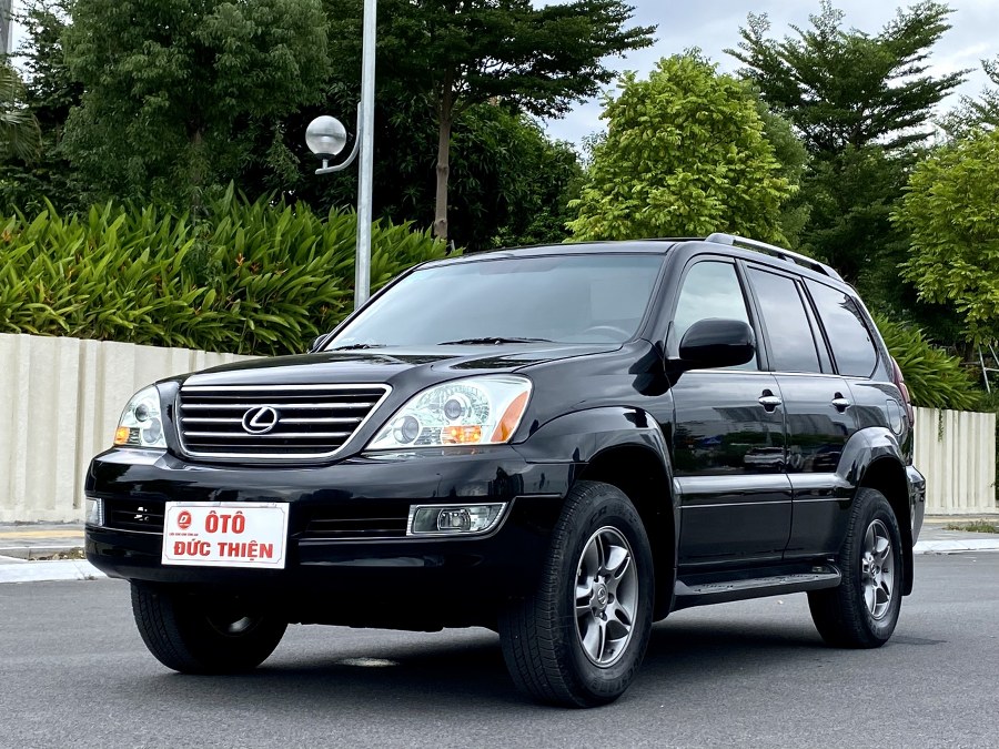 2004 Lexus LX 470 for sale on BaT Auctions  sold for 17250 on August 19  2020 Lot 35301  Bring a Trailer